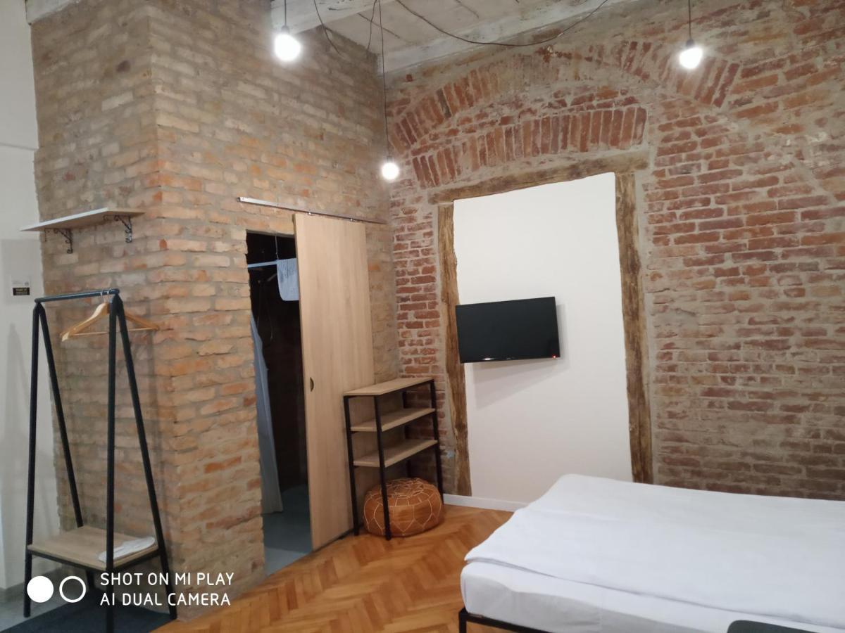 Gogol 14 Апартаменти В Історичному Центрі Міста 乌日霍罗德 外观 照片